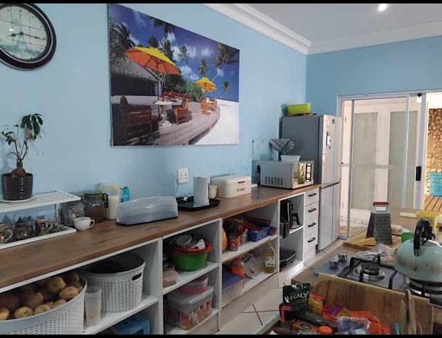 9 BEDROOM HOUSE FOR SALE IN COUNTRY CLUB
